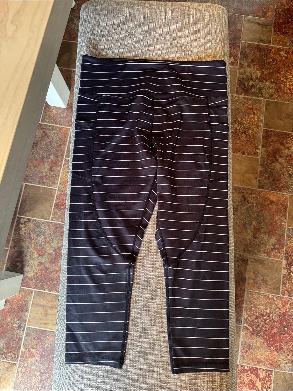 ZYIA Navy and White Striped cropped activewear Leggings